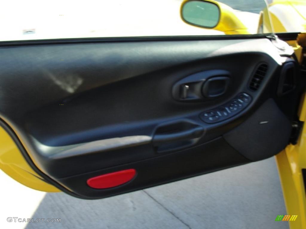 2002 Chevrolet Corvette Coupe Black Door Panel Photo #40856737