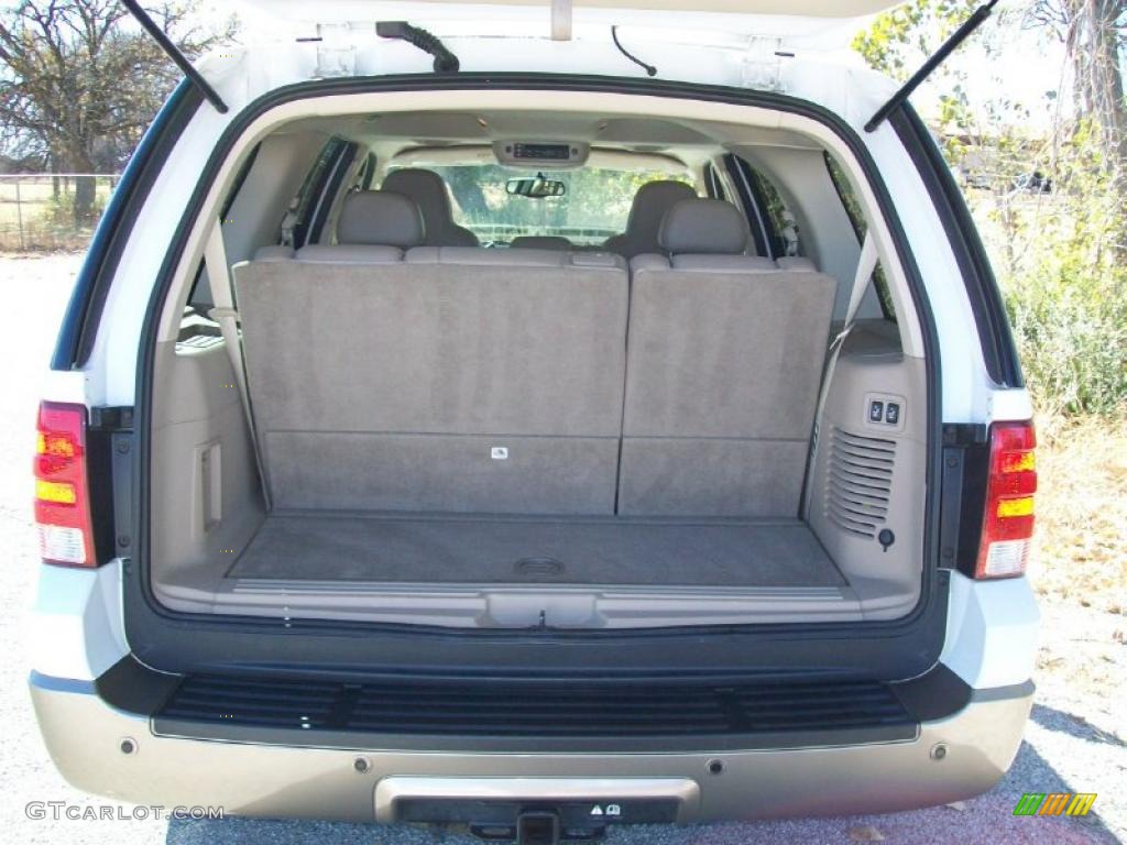 2004 Ford Expedition Eddie Bauer Trunk Photo #40856741