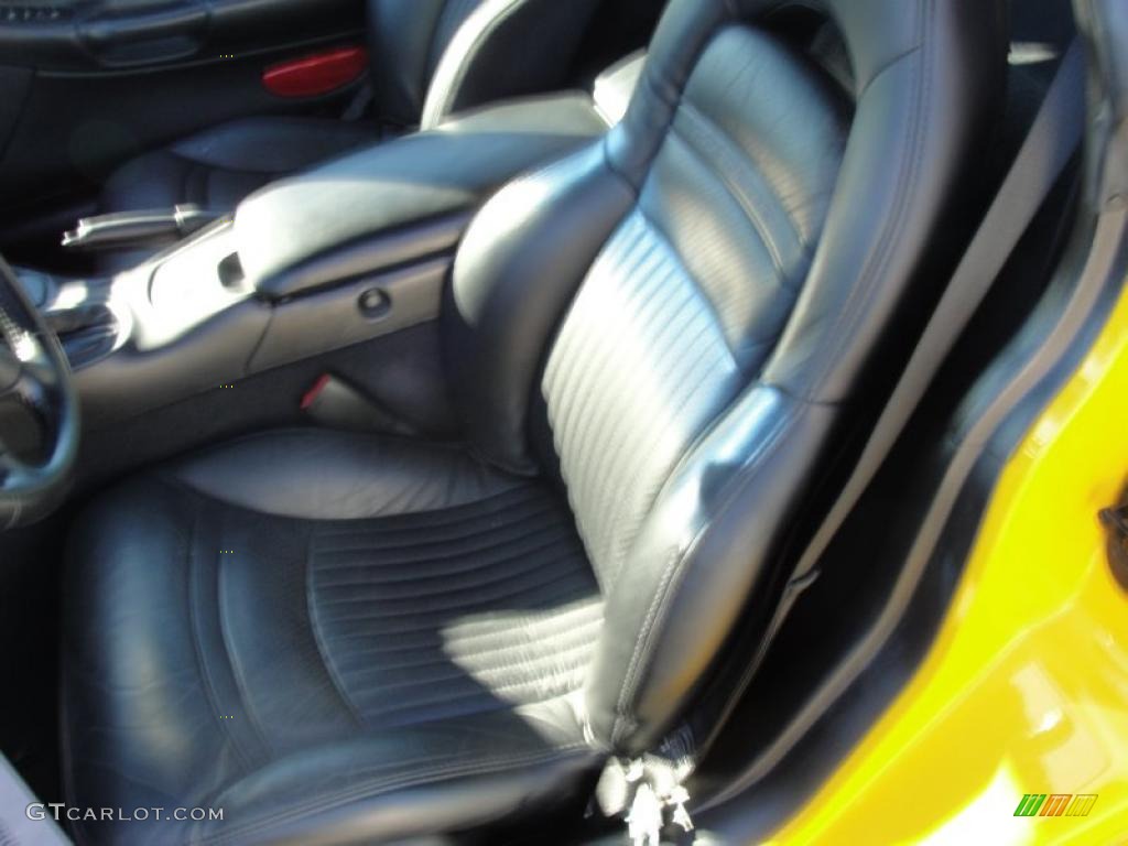2002 Corvette Coupe - Millenium Yellow / Black photo #30