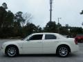 Cool Vanilla - 300 C HEMI Photo No. 2