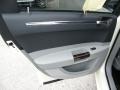 Cool Vanilla - 300 C HEMI Photo No. 24