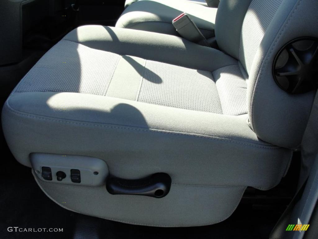 2007 Ram 2500 Lone Star Edition Quad Cab 4x4 - Bright White / Medium Slate Gray photo #35