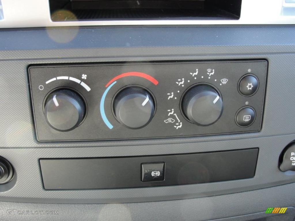 2007 Ram 2500 Lone Star Edition Quad Cab 4x4 - Bright White / Medium Slate Gray photo #39