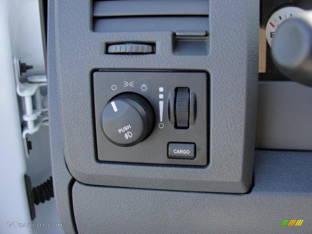 2007 Ram 2500 Lone Star Edition Quad Cab 4x4 - Bright White / Medium Slate Gray photo #45