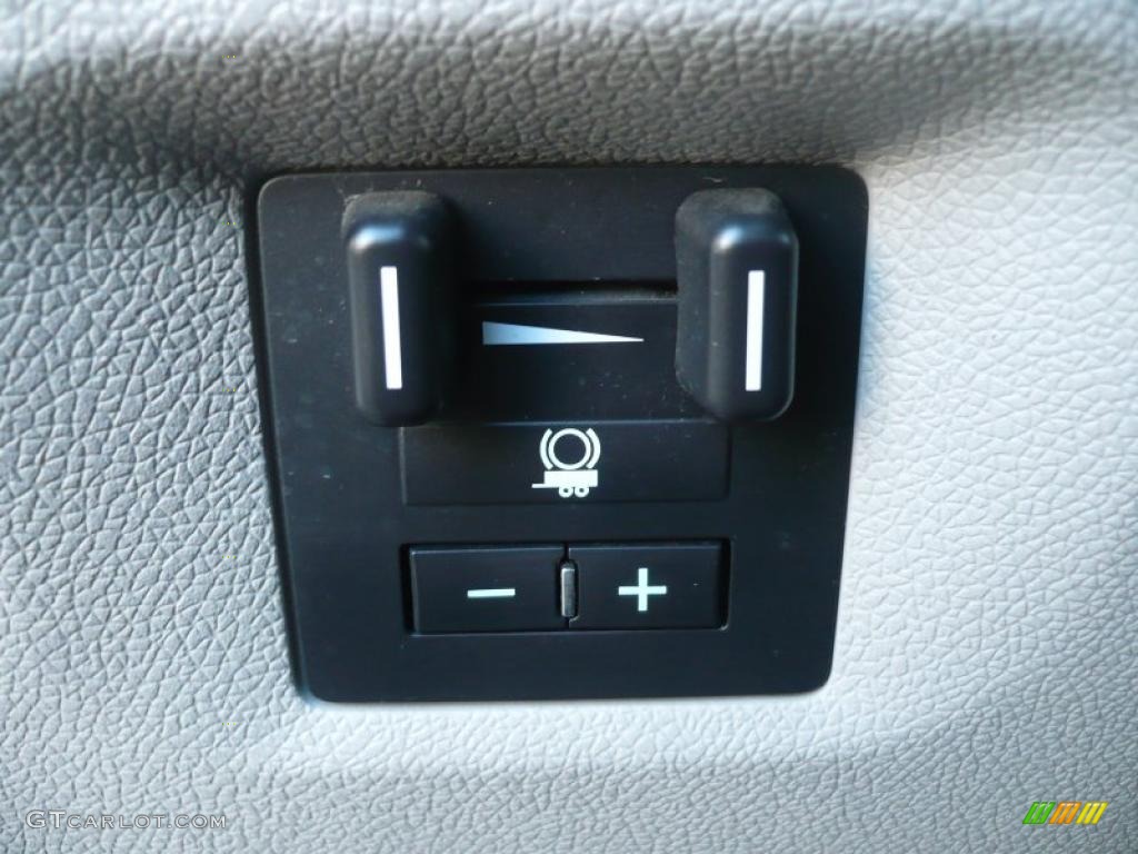 2008 Chevrolet Silverado 3500HD LT Crew Cab 4x4 Controls Photo #40858621