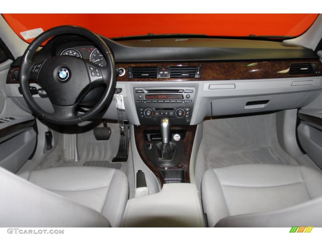 2006 3 Series 330i Sedan - Monaco Blue Metallic / Grey photo #5