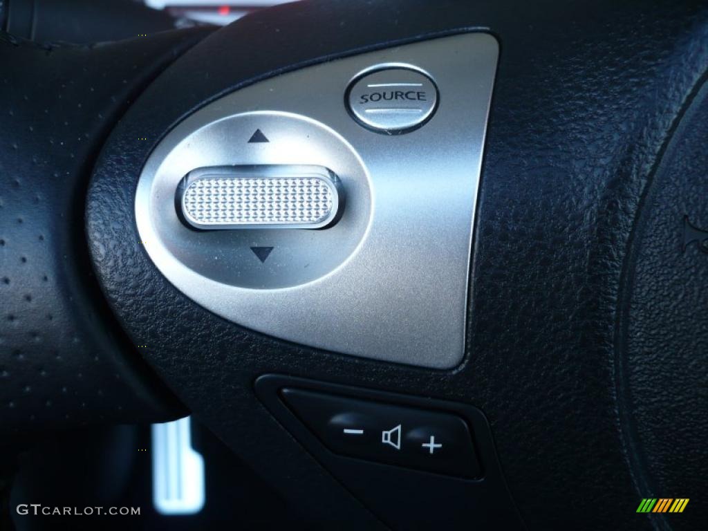 2010 Nissan 370Z Roadster Controls Photo #40860145