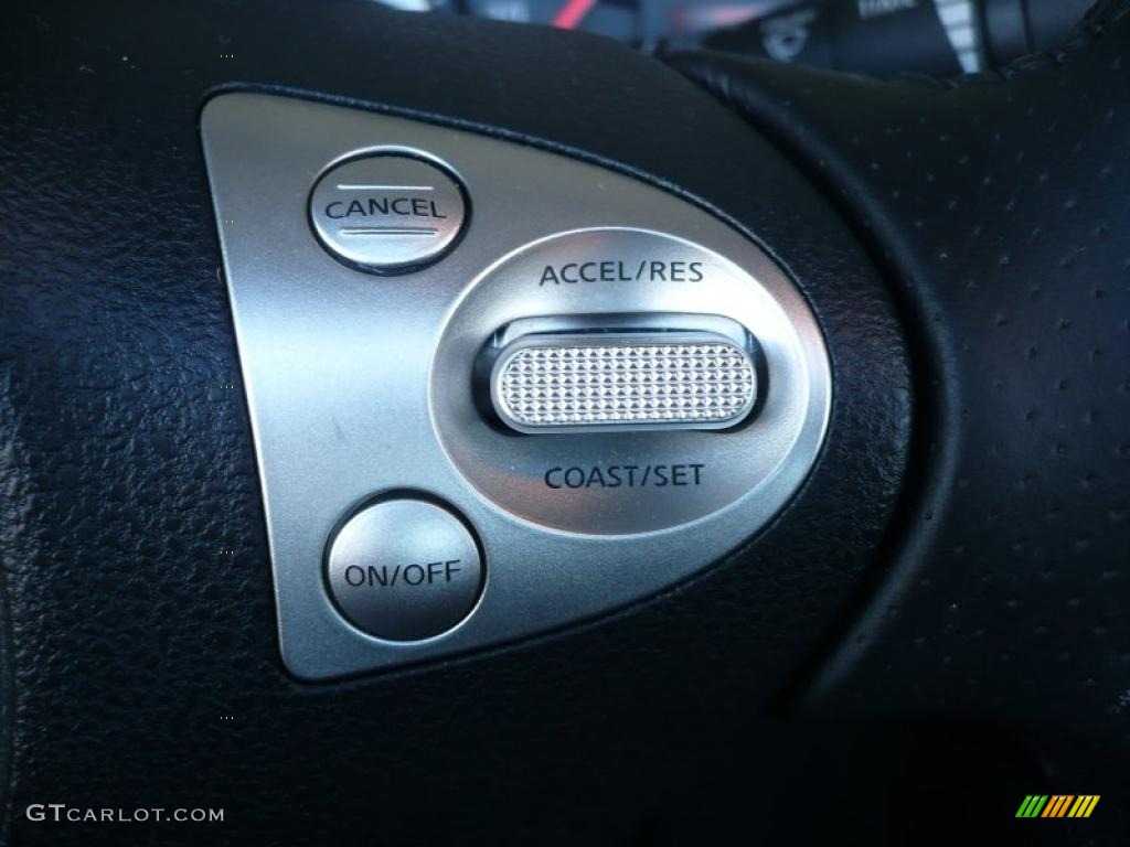 2010 Nissan 370Z Roadster Controls Photo #40860157