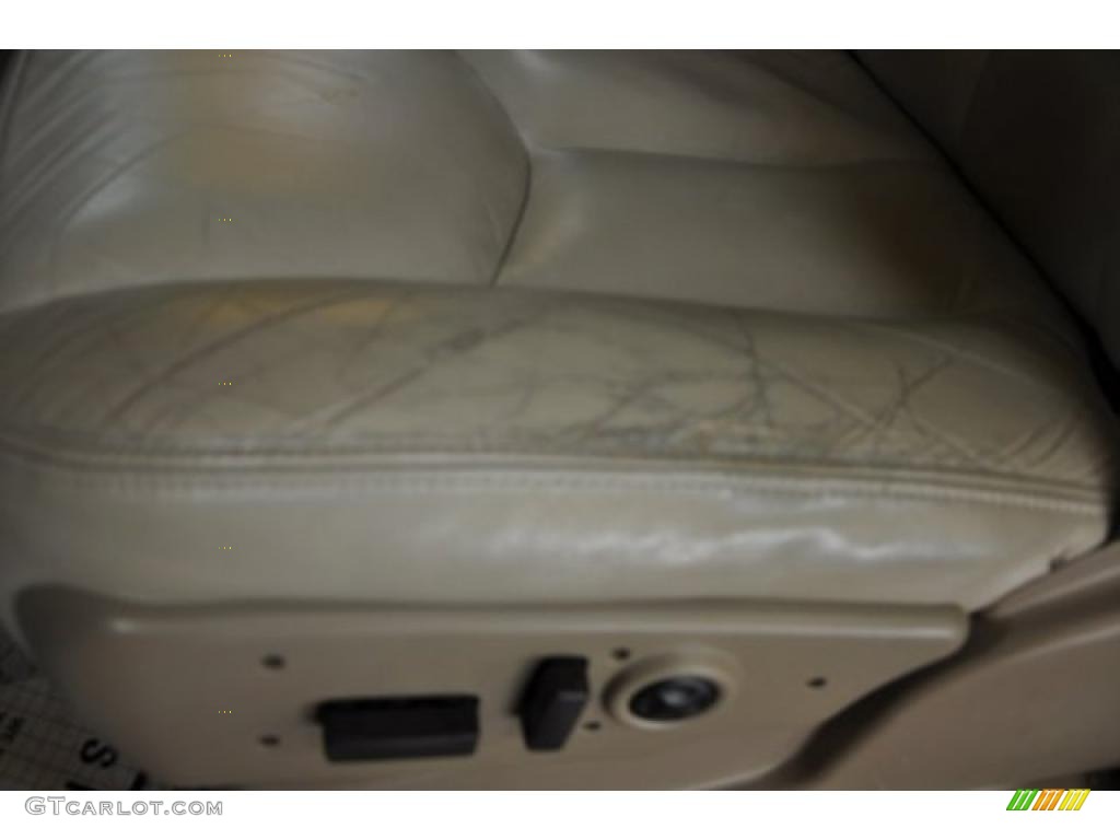 2003 Suburban 1500 Z71 4x4 - Black / Tan/Neutral photo #23