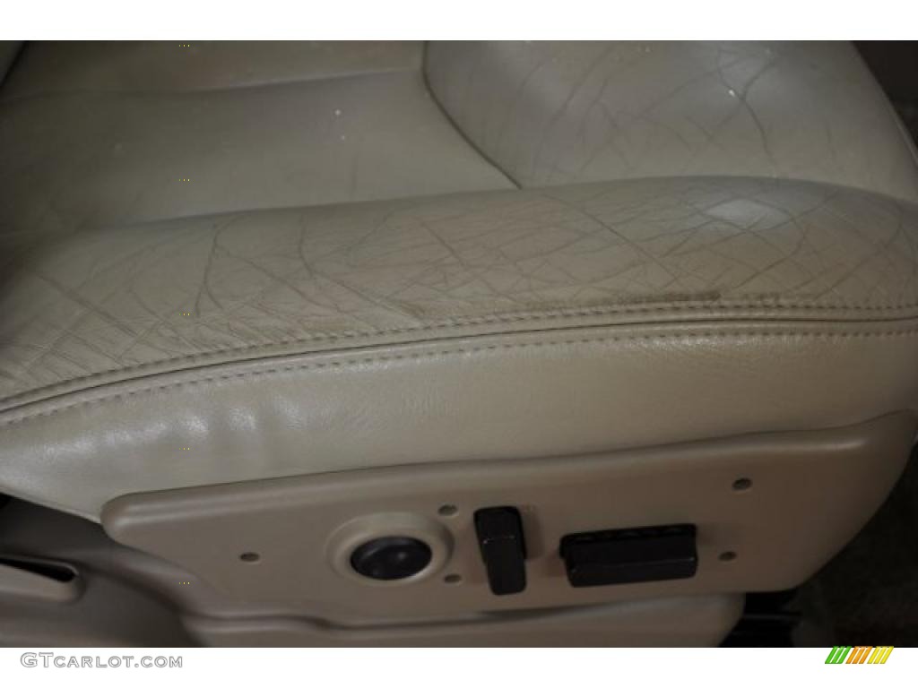 2003 Suburban 1500 Z71 4x4 - Black / Tan/Neutral photo #24