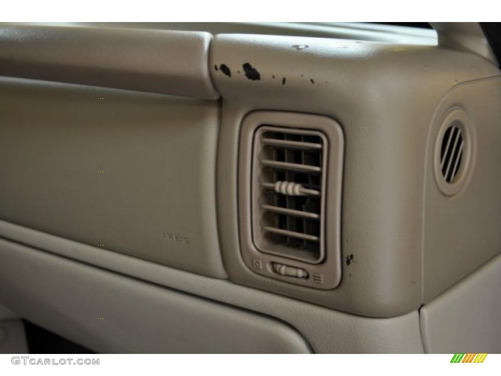 2003 Suburban 1500 Z71 4x4 - Black / Tan/Neutral photo #25