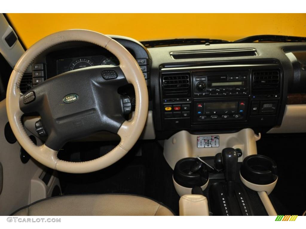 2003 Land Rover Discovery SE7 Alpaca Beige Dashboard Photo #40864145
