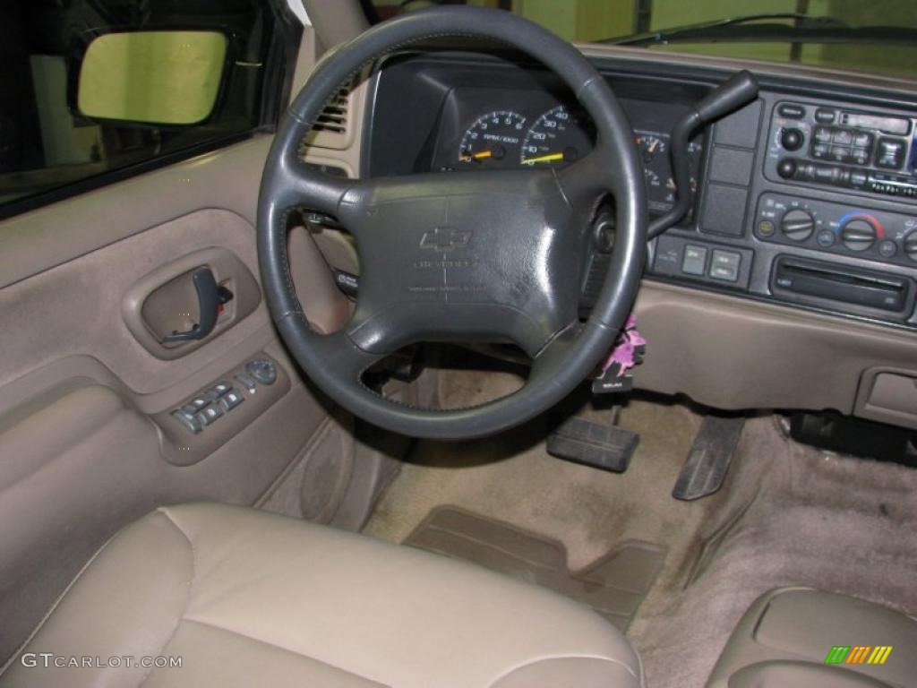 1997 Chevrolet Tahoe LT 4x4 Steering Wheel Photos