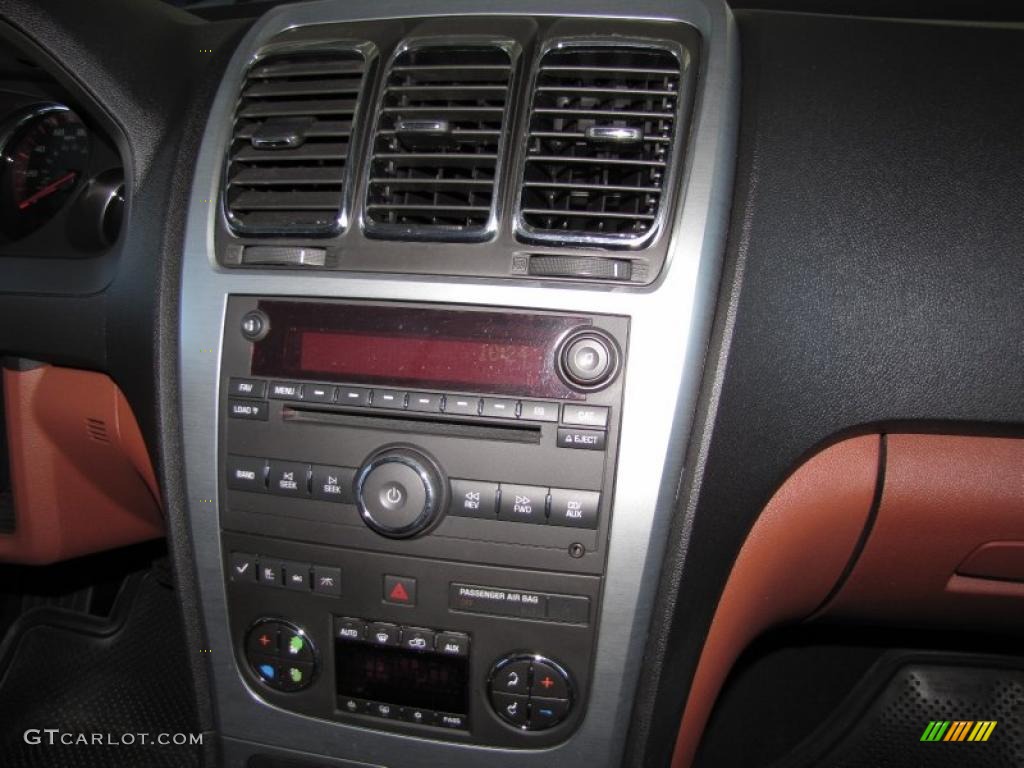 2007 GMC Acadia SLT Controls Photo #40866874
