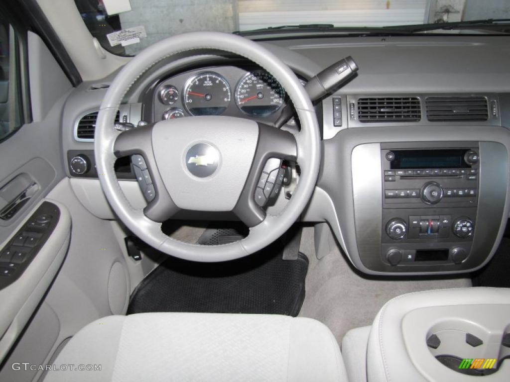 2007 Chevrolet Tahoe LS Dark Titanium/Light Titanium Dashboard Photo #40867018