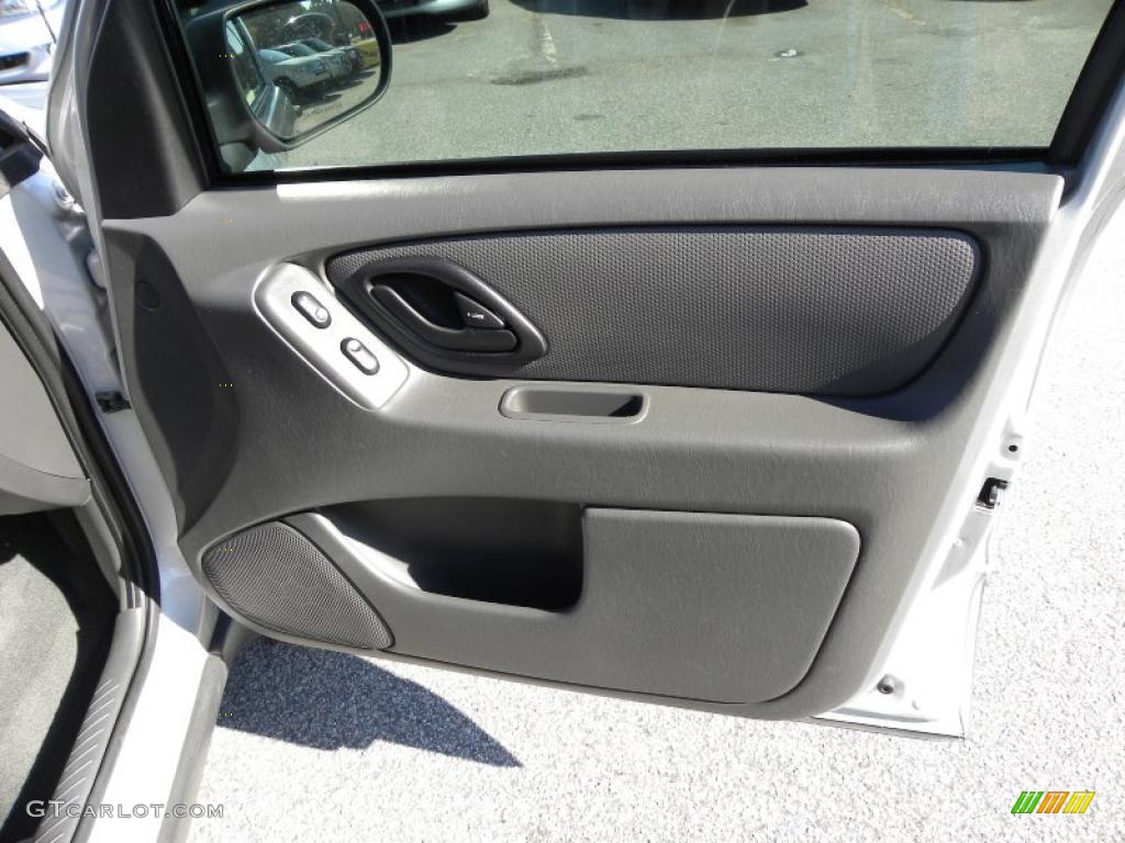 2007 Ford Escape XLS Medium/Dark Flint Door Panel Photo #40868056
