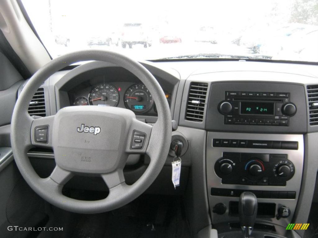 2005 Grand Cherokee Laredo 4x4 - Black / Medium Slate Gray photo #4