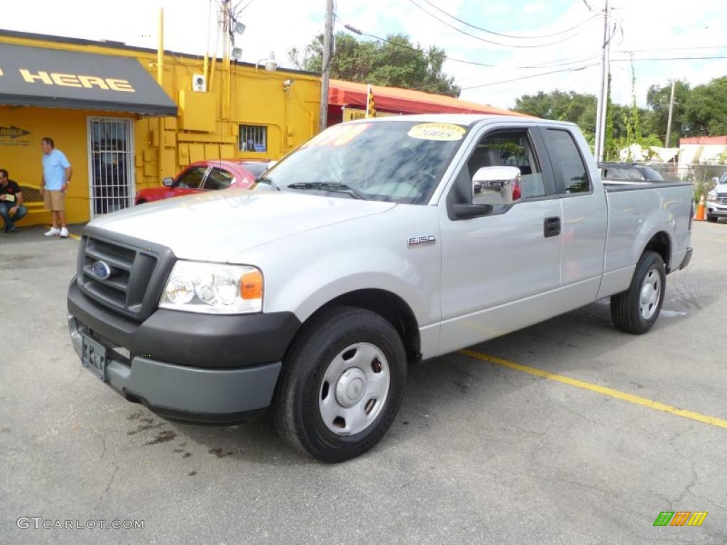 2005 F150 XL SuperCab - Silver Metallic / Medium Flint Grey photo #3