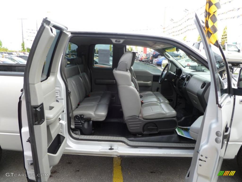 2005 F150 XL SuperCab - Silver Metallic / Medium Flint Grey photo #10