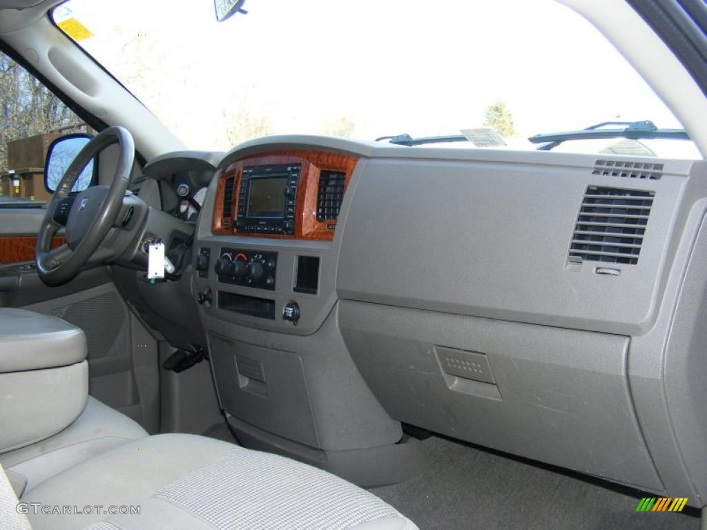 2006 Dodge Ram 1500 SLT Quad Cab 4x4 Khaki Beige Dashboard Photo #40872534