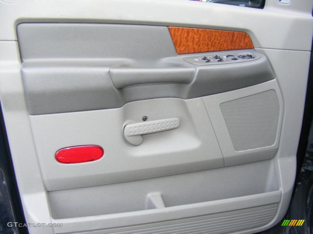 2006 Dodge Ram 1500 SLT Quad Cab 4x4 Khaki Beige Door Panel Photo #40872614