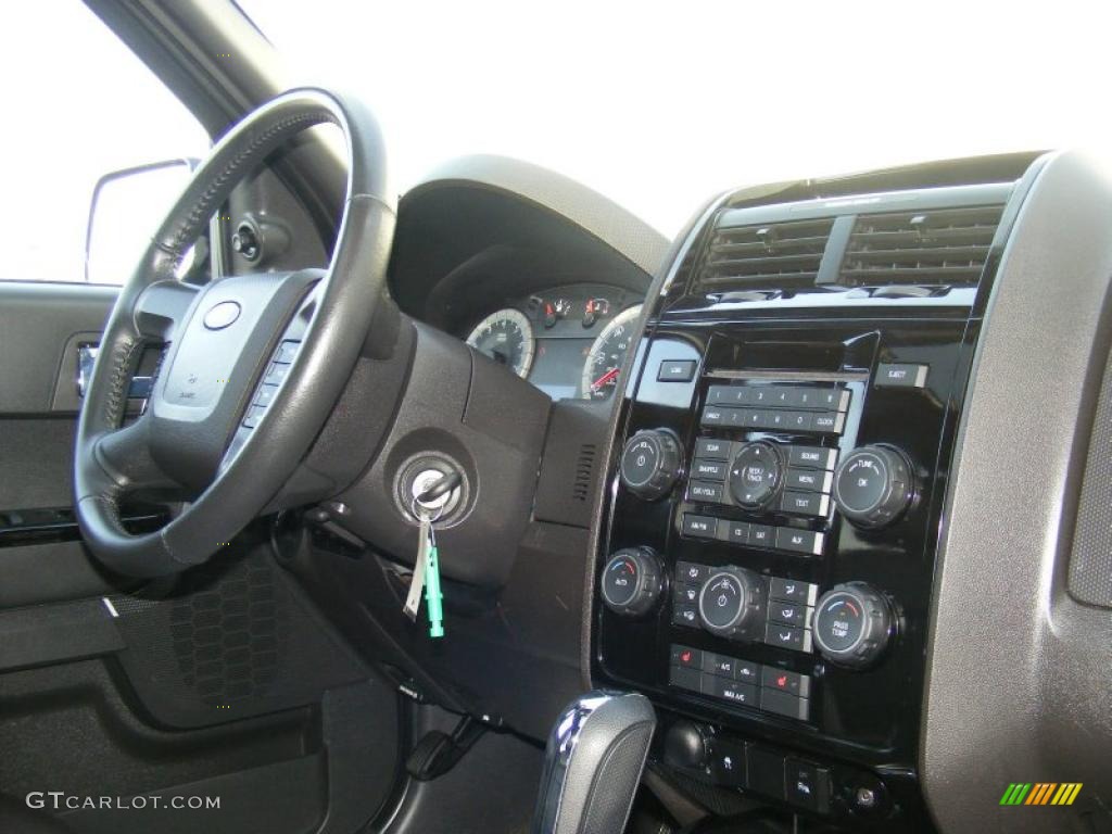 2008 Ford Escape Limited 4WD Controls Photo #40873774