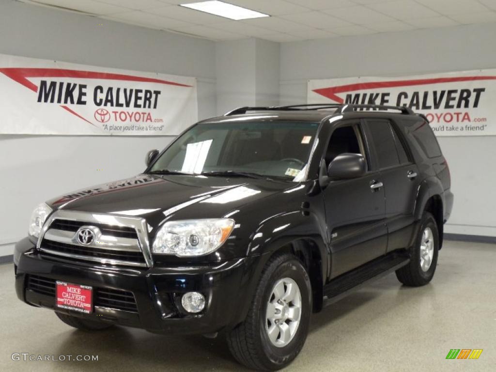 Black Toyota 4Runner