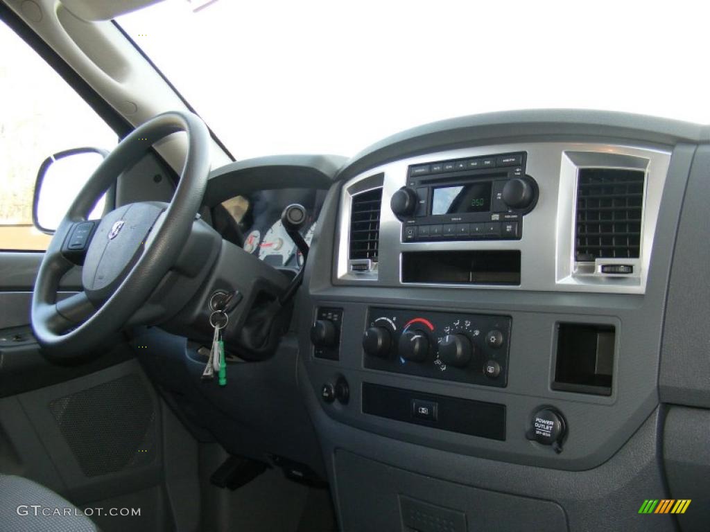 2008 Dodge Ram 1500 Big Horn Edition Quad Cab 4x4 Controls Photo #40875270