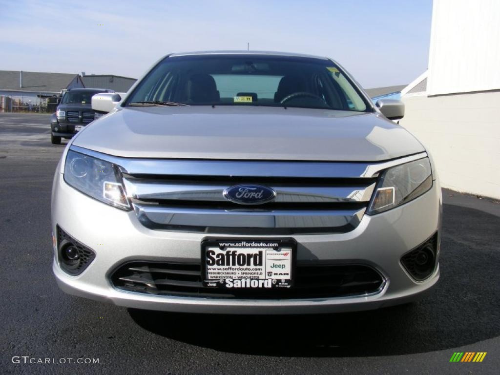 2010 Fusion SE V6 - Brilliant Silver Metallic / Charcoal Black photo #2