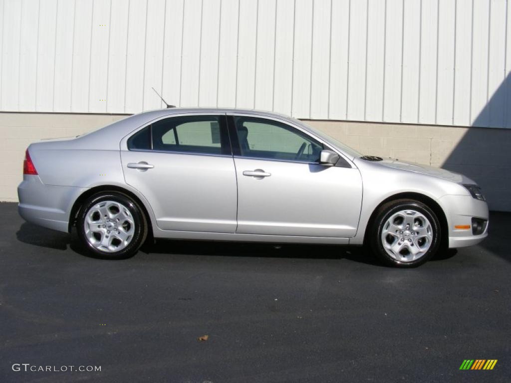 2010 Fusion SE V6 - Brilliant Silver Metallic / Charcoal Black photo #4