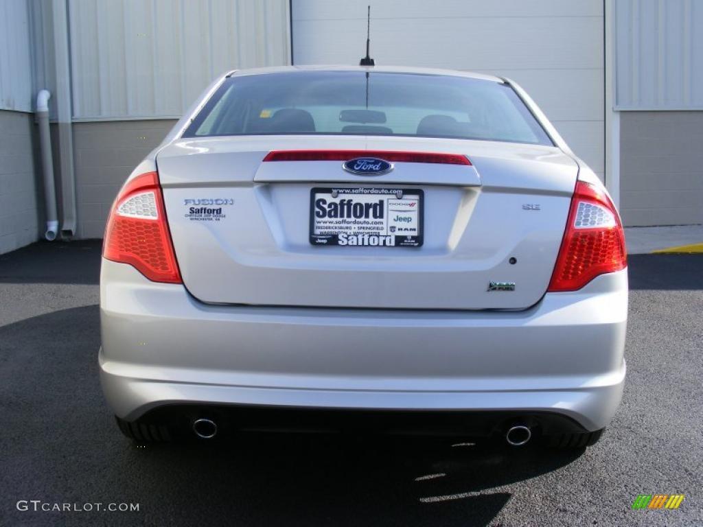 2010 Fusion SE V6 - Brilliant Silver Metallic / Charcoal Black photo #6