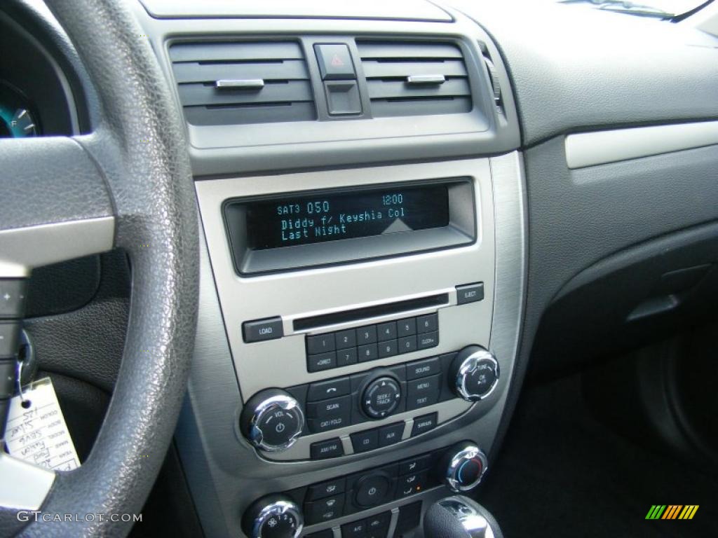 2010 Ford Fusion SE V6 Controls Photo #40875966