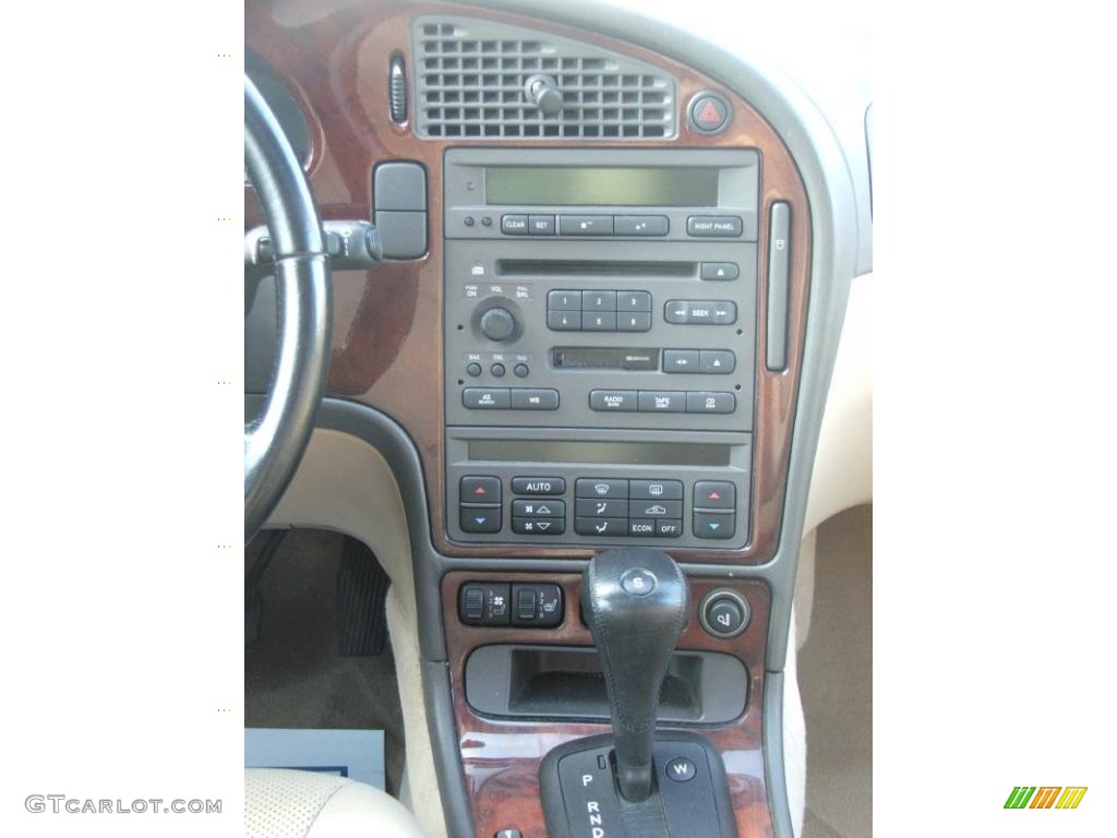 1999 Saab 9-5 2.3T Wagon Controls Photo #40876097