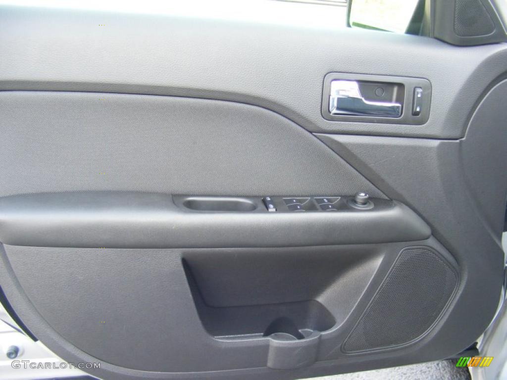 2010 Ford Fusion SE V6 Door Panel Photos