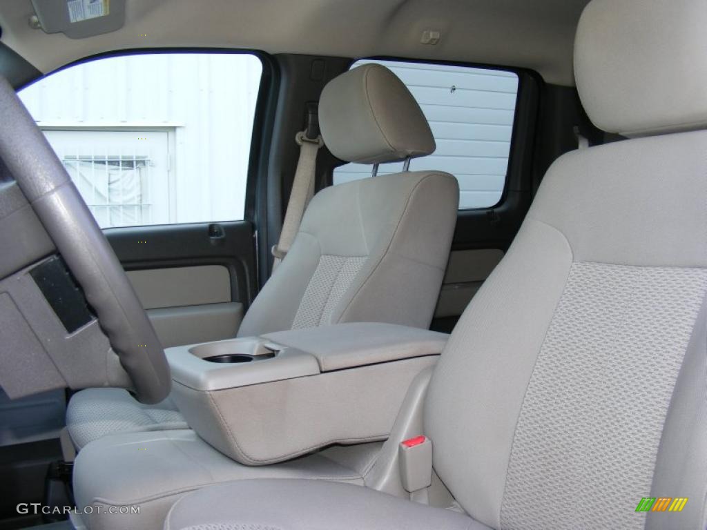 Medium Stone Interior 2010 Ford F150 XLT SuperCrew 4x4 Photo #40876498