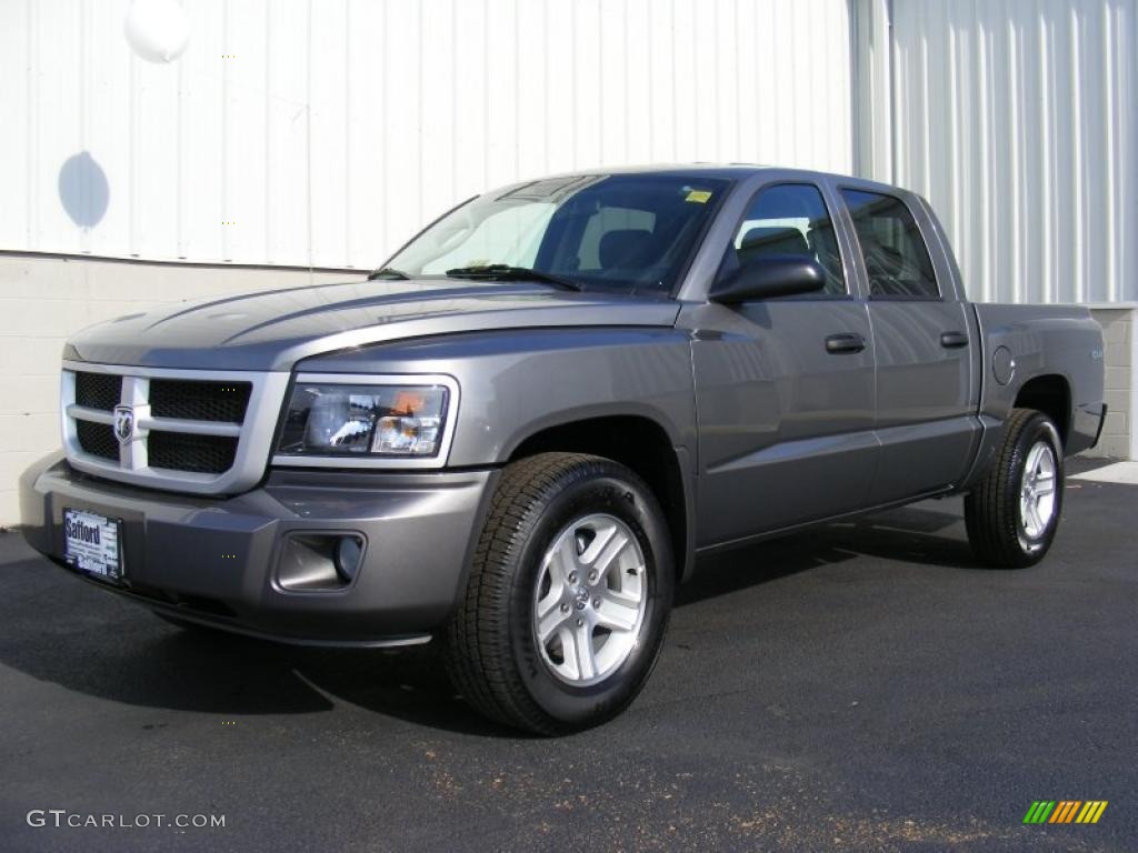 2010 Dakota Big Horn Crew Cab 4x4 - Mineral Gray Metallic / Dark Slate Gray/Medium Slate Gray photo #1