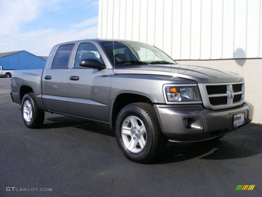 2010 Dakota Big Horn Crew Cab 4x4 - Mineral Gray Metallic / Dark Slate Gray/Medium Slate Gray photo #3