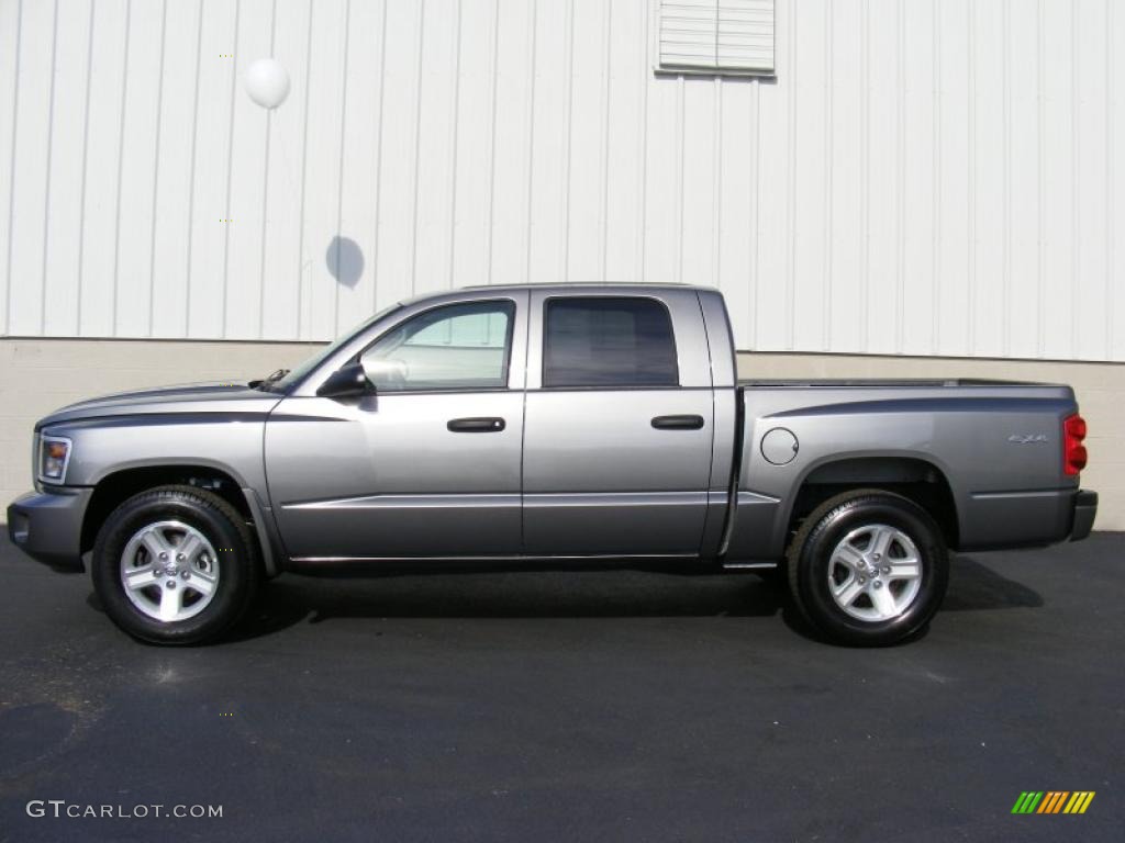 2010 Dakota Big Horn Crew Cab 4x4 - Mineral Gray Metallic / Dark Slate Gray/Medium Slate Gray photo #11