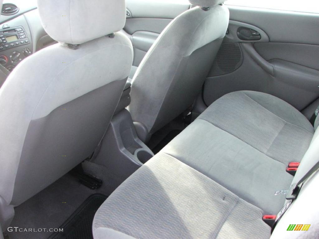 Medium Graphite Interior 2000 Ford Focus SE Wagon Photo #40877482