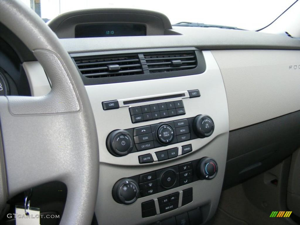 2008 Ford Focus S Sedan Controls Photo #40877722