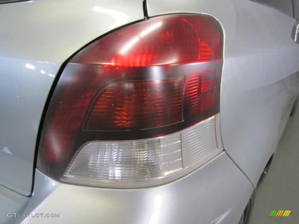 2010 Yaris RS 3 Door Liftback - Silver Streak Mica / Dark Charcoal photo #11