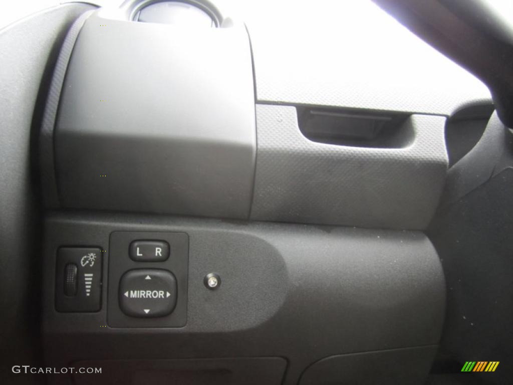 2010 Yaris RS 3 Door Liftback - Silver Streak Mica / Dark Charcoal photo #20