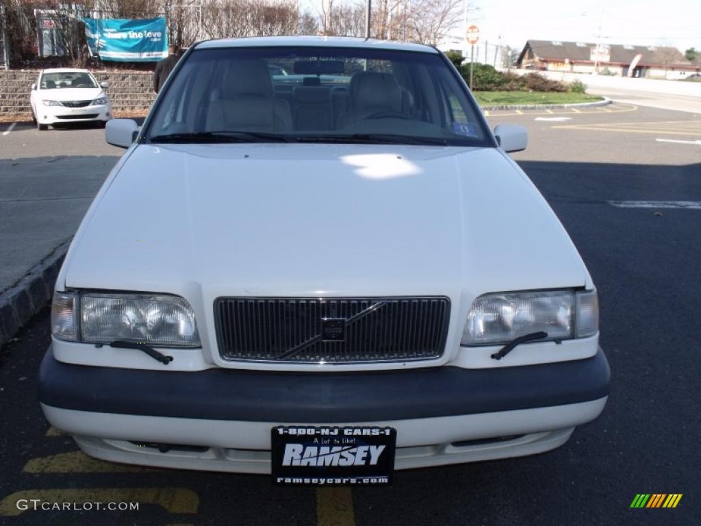 1995 850 Sedan - White / Taupe photo #8