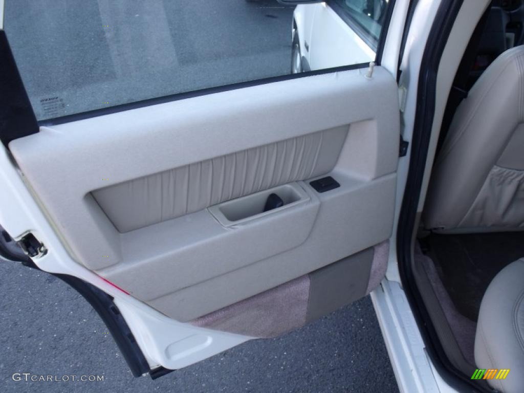 1995 850 Sedan - White / Taupe photo #15