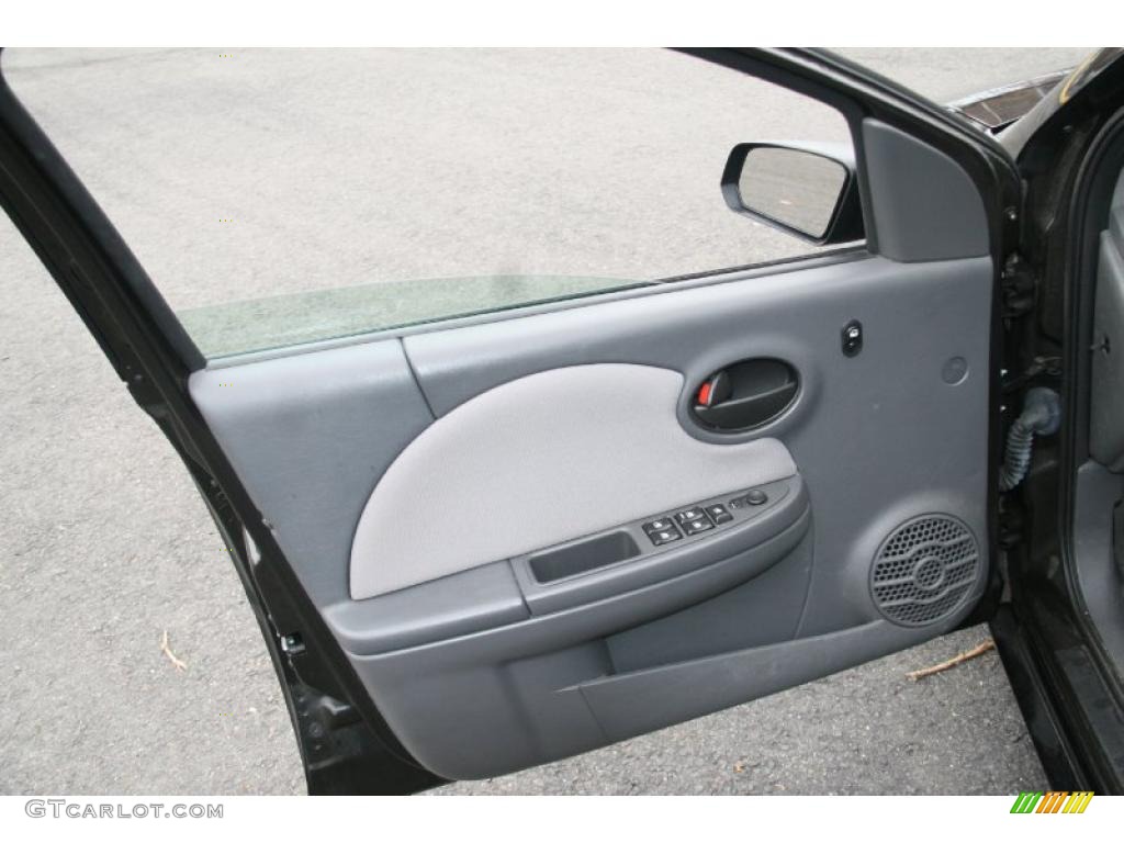 2007 Saturn ION 2 Sedan Gray Door Panel Photo #40889385