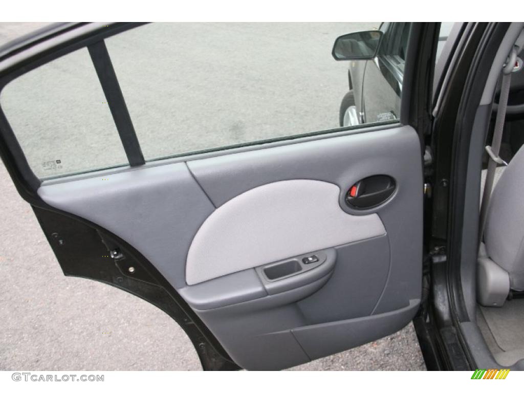 2007 Saturn ION 2 Sedan Gray Door Panel Photo #40889401