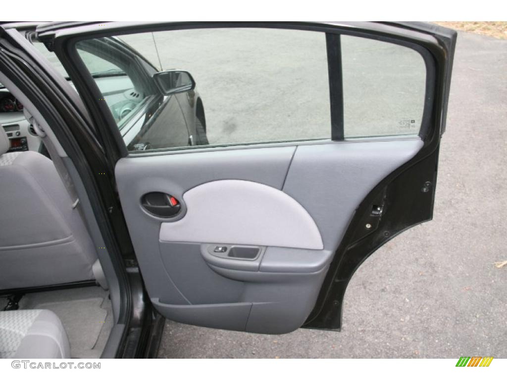 2007 Saturn ION 2 Sedan Gray Door Panel Photo #40889417