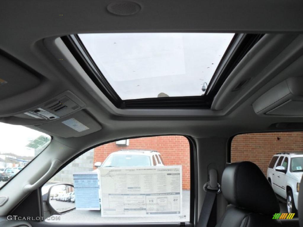 2011 Chevrolet Suburban LTZ 4x4 Sunroof Photos
