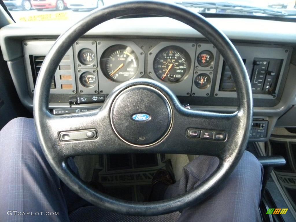 1986 Ford Mustang GT Convertible Grey Steering Wheel Photo #40891265