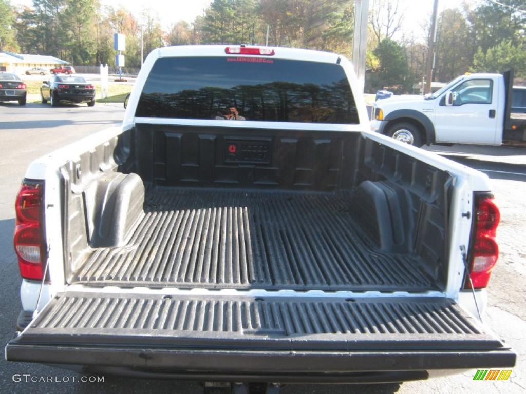 2004 Silverado 1500 LS Extended Cab 4x4 - Summit White / Dark Charcoal photo #17